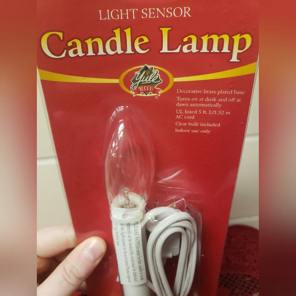 NWT NIP Vintage Yule Rite Gold and White Candle Lamp with Light Sensor